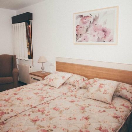 La Casina Apartman Onís Kültér fotó